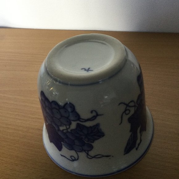 Chinese Blue and White Porcelain Small Planter Bowl grapes 3.25" eb2 - Picture 4 of 6